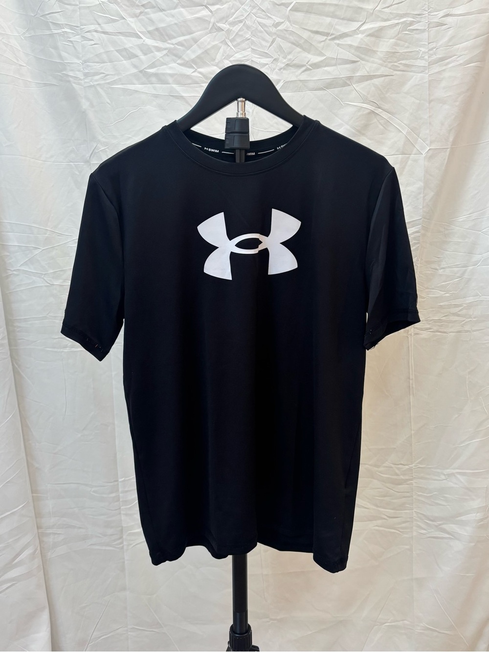 Under Armour Black HeatGear Athletic T-Shirt Youth XL